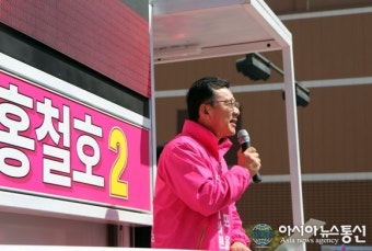 [아통포토] 김포시민과 인사하는 홍철호 후보