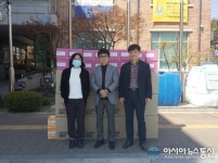 시흥시 정왕본동 주민자치위원장, 코로나19로 어려움 겪는 이웃 위한 식사대용 물품 전달