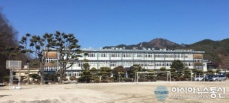 산청중학교, 소모품 구입 특혜 논란