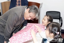 [동정]유진섭 정읍시장, 어린이날 맞아 푸짐한 선물 들고 ‘애육원’ 방문