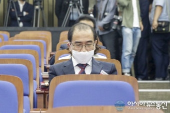 [아통 포토] 당선자총회에 참석한 태영호 당선인