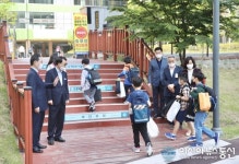 박상돈 천안시장,  코로나19 대응 천안아름초 방문