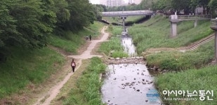 코로나 19, 외출이 어렵다면 거리두기 굴포천 걷기운동 어때요?