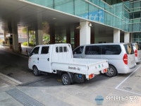 [아통포토] 관악구청 출입구 앞 불법 주·정차 된 관용차