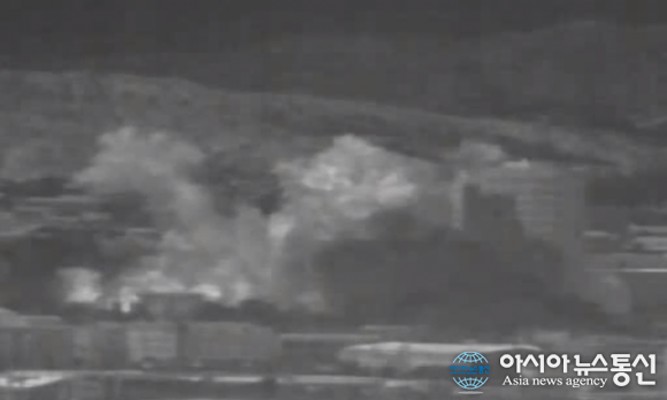 [아통 포토] 폭발로 사라진 개성공단 내 남북연락사무소 모습 | 포토뉴스