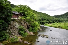 [아통 포토] 굽이 흐르는 물과 절벽 위 방호정