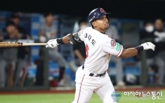 롯데 자이언츠 두산 제압, 팀은 5-4 승리