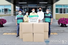 옥천 아이앤지산업(주), 옥천군 공무원에게 마스크 1만장 기탁