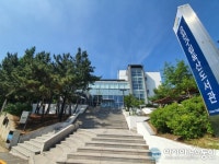 새단장 마친 금천구립독산도서관, 어르신카페와 함께 재개관