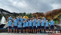 전우복지사업소 | 고성 당항포관광지 반팔, 반바지 근무복 착용으로 '더위는 Down, 친절도는 Up'