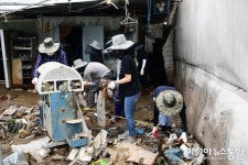 고령군, 집중호우 피해농가 긴급 일손돕기 나서