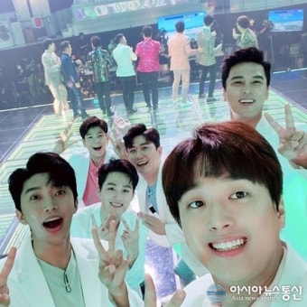 임영웅·이찬원·김희재·영탁·정동원·장민호, 훈훈한 비주얼 자랑