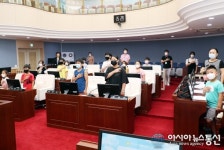늘푸른 지역아동센터 학생, 밀양시의회 모의의회 열어