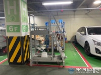 "주차라인에 주차를 해야지"...이마트 성수점 지상 주차장에 무슨 일?