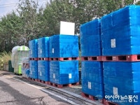 안전 위협하는 농협하나로마트 양재점, 각종 적재물 방치