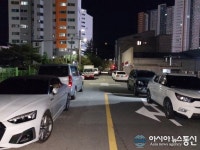 [아통포토]충주시 호암동 주택가 불법주차 기승…극심한 교통난 유발