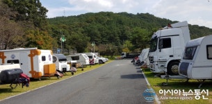 [사진뉴스] 뿌리공원 교통광장은 캠핑카 주차장?