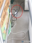 롯데마트, 방화셔터에 전기선 웬 말?…화재 발생 시 2차 피해 우려