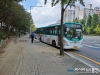 운전자 통행 및 시야가 방해된다 안양 삼영운수 51번 버스 불법 주차 왜?