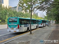 불법 주차된 안양 삼영운수 51번 버스 과태료 부과해야