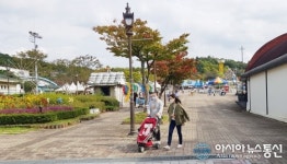 [사진뉴스] 천안 상록리조트, 추석 연휴 마지막날 가족 단위 입장객 줄이어