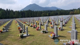[단독] 장군들, 앞으로 1평 묘역에 묻힌다