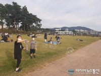 남양주시에 위치한 삼패한강시민공원 시민들 주말 맞아 공원으로