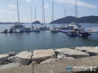 진해루 앞 요트계류장