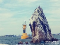 새롭게 조명되는 충남 당진항 영웅바위