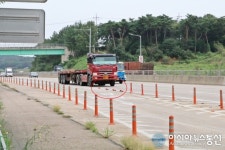 관리·감독 시급한 시선 유도봉…운전자가 위험하다