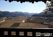 청주 미원면 청석굴 스카이전망대서 바라본 청주 미원뜰 ‘시야가 확∼’