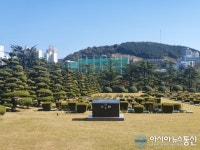 UN조각공원의 화창한 날씨, 시민들 발길 이어져