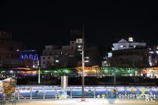 포항 죽도어시장 위판장 밤 풍경