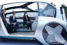 문 대통령, 친환경 미래차 생산 현장인 울산 현대자동차 방문