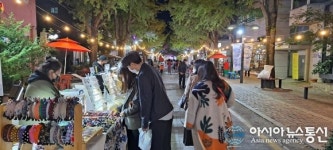 순천문화재 야행, 야경 관람하는 관광객
