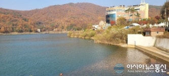 오남 저수지 가을 맞아 울긋불긋 한 모습에 시선 집중