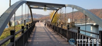 오남에 위치한 저수지 풍경에 시민들 나들이행.. 울긋불긋