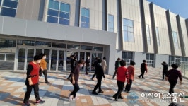 나 잘추죠?...세종시 소담동 주민자치프로그램 라인댄스 재능기부