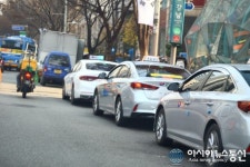 [아통포토] 불법 주정차 심각한 강남 사거리