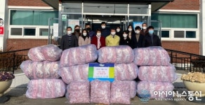 청도 권기일씨, 매전면 경로당에 200만원 상당 이불 기탁