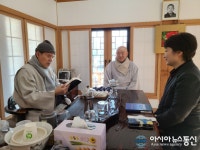 이언주 예비후보, 봉은사에서 자승·원행스님 만나 덕담 들어