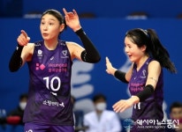 [여자 배구] 4연승 흥국생명 1위, 3연패 현대건설 6위