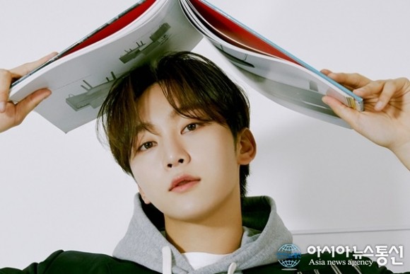 세븐틴 승관, 학창시절 이야기와 포레스트 팝업 스토어 참석 소식으로 화제