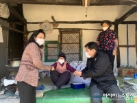 의창구 동읍, 101세 장수어르신 생일 축하기념품 전달