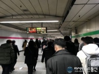 [아통포토] 월요일 오전,붐비는 잠실역 출근길