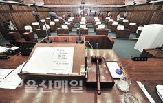 시의회 여야 의장단 선출 극적 합의