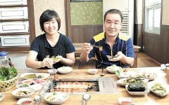 힘 불끈∼ 영양만점 민물장어 입안 사르르∼