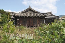 가을 햇살에 무르익은 고택의 위엄