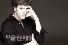 아! 이 멜로디… 이 사람이었어?