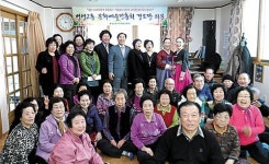 황방경로당서 재능기부 공연